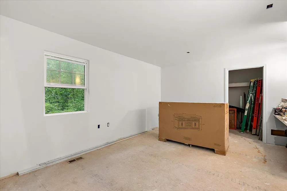 8945 Vergennes Street SE Ada, MI 49301