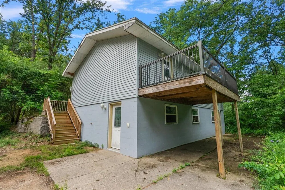 8945 Vergennes Street SE Ada, MI 49301