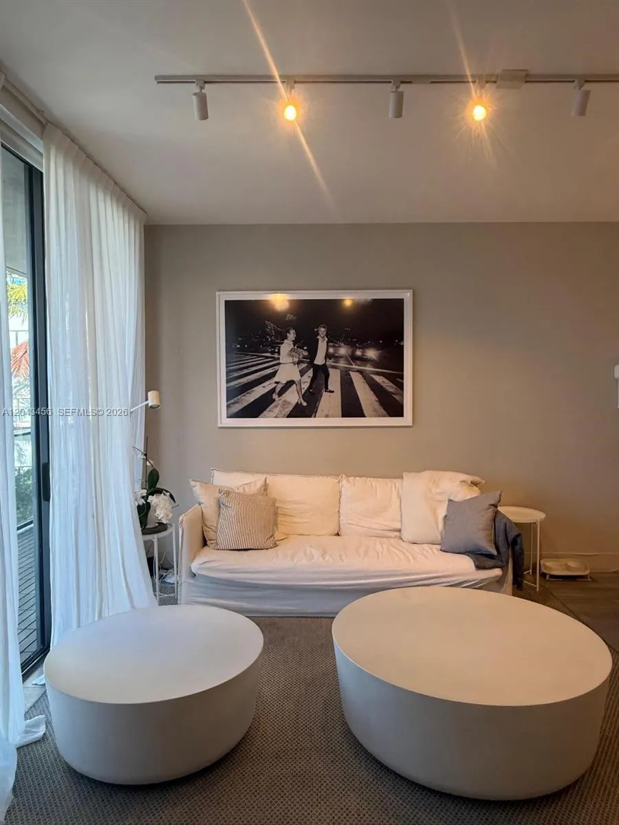 2960 NE 207th St #712 Aventura, FL 33180