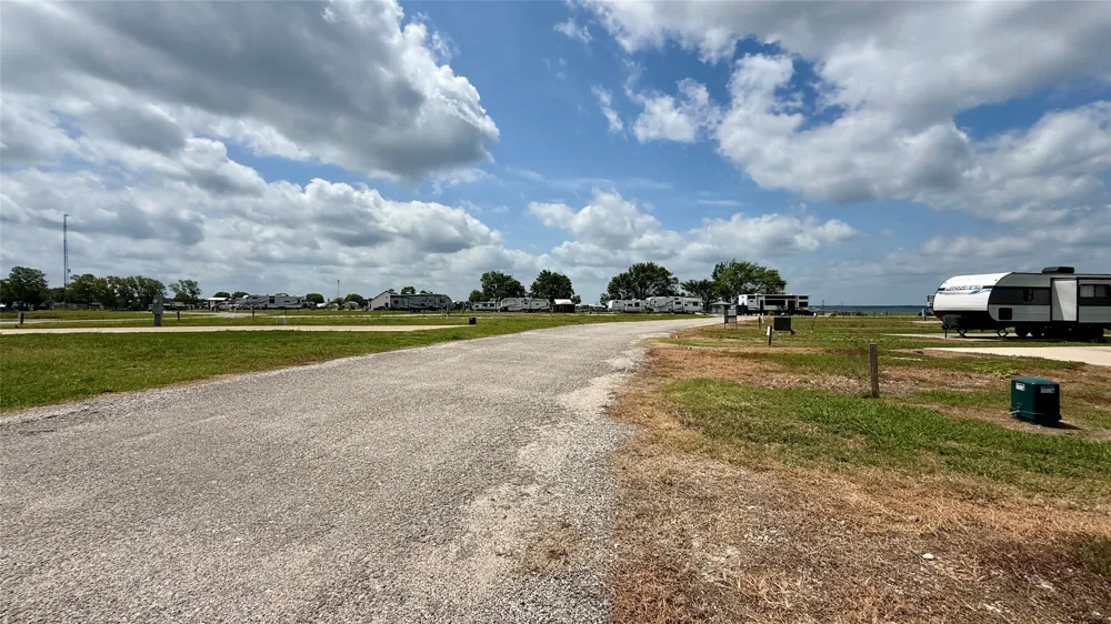 5136 Peninsula Road Kerens, TX 75144