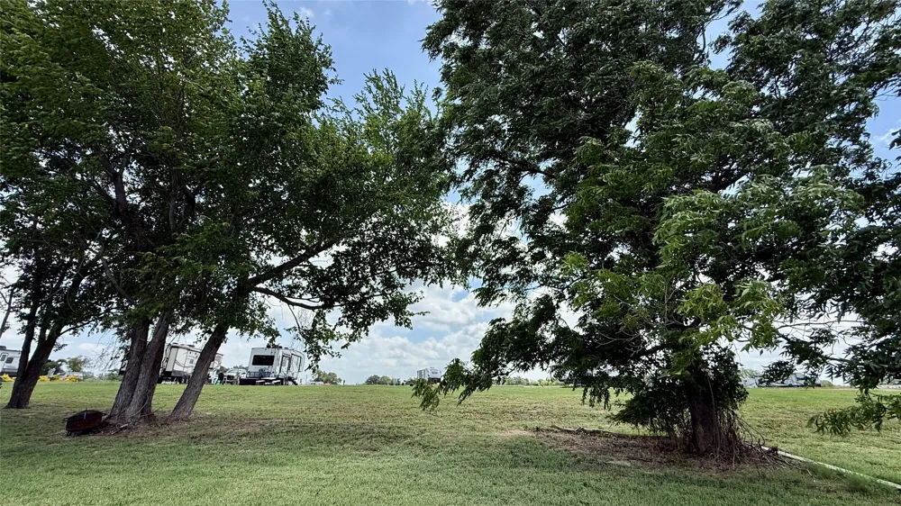 5136 Peninsula Road Kerens, TX 75144