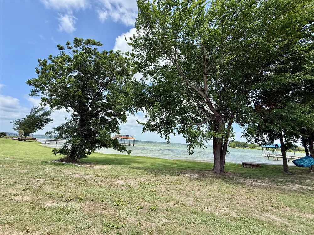 5136 Peninsula Road Kerens, TX 75144