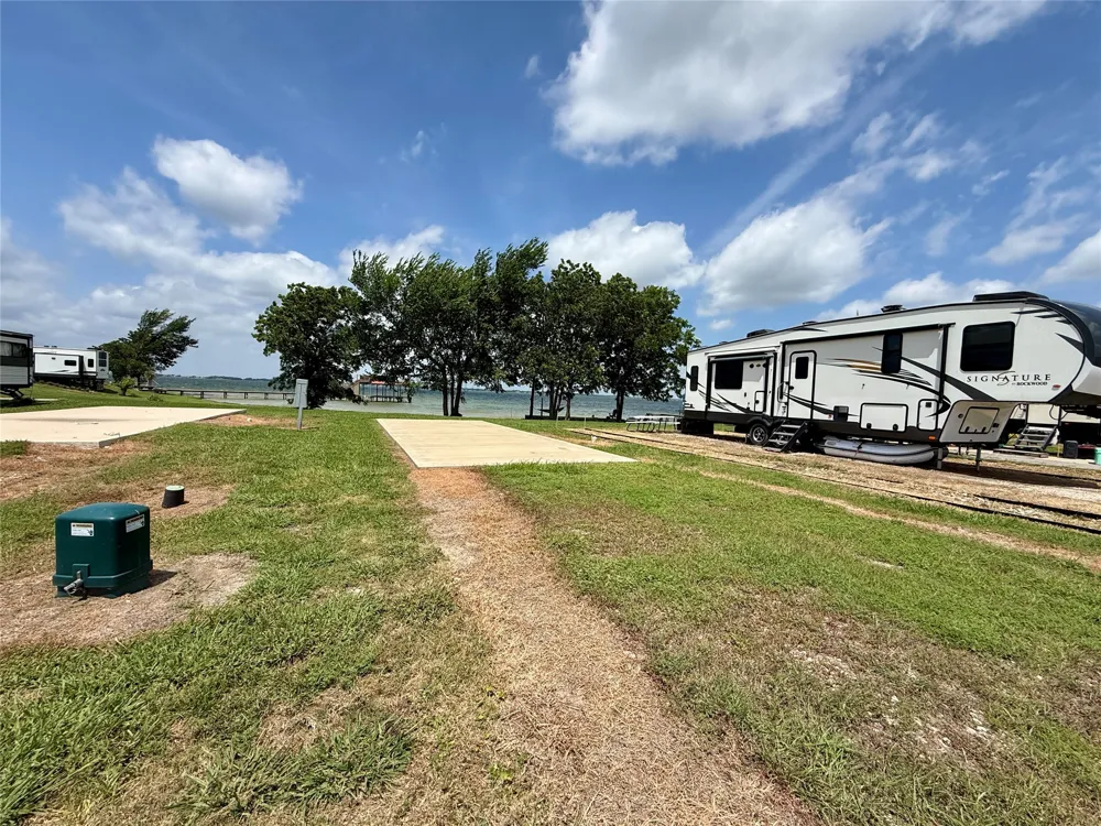 5136 Peninsula Road Kerens, TX 75144