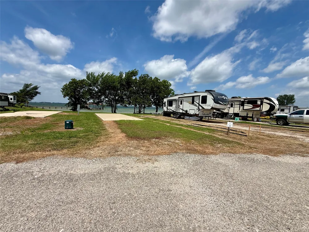 5136 Peninsula Road Kerens, TX 75144