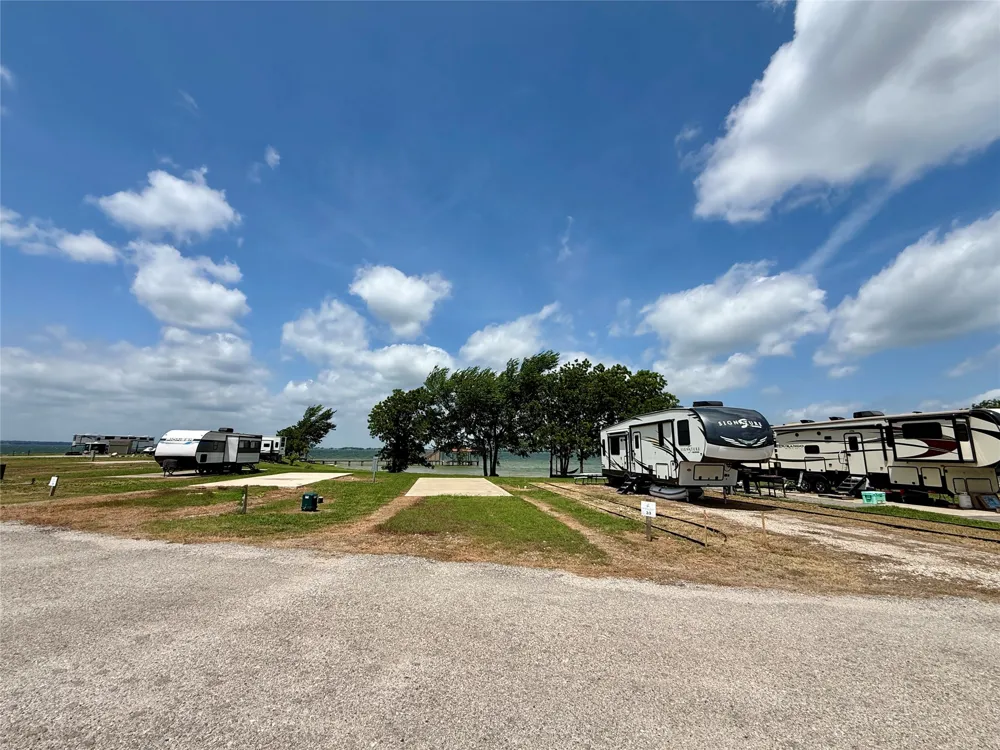 5136 Peninsula Road Kerens, TX 75144