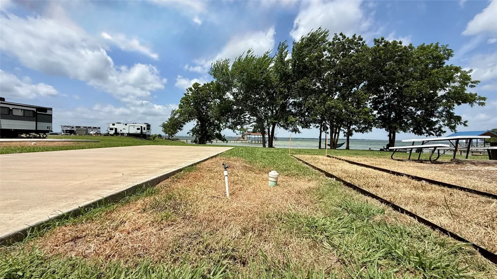 5136 Peninsula Road Kerens, TX 75144