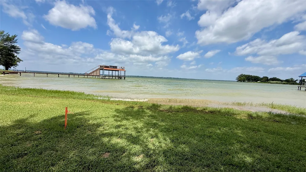 5136 Peninsula Road Kerens, TX 75144