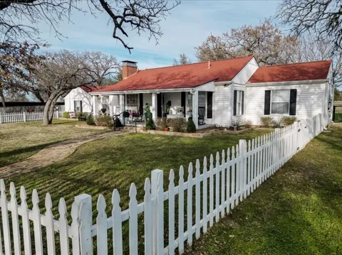3661 S Highway 281