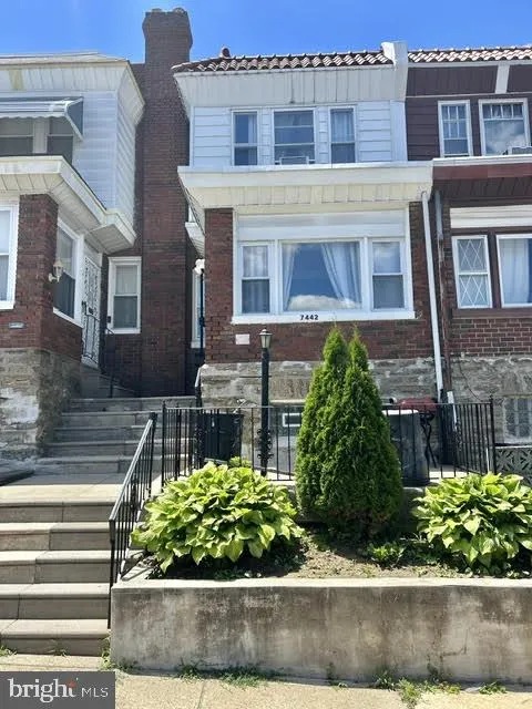 7442 E WALNUT LANE Philadelphia, PA 19138
