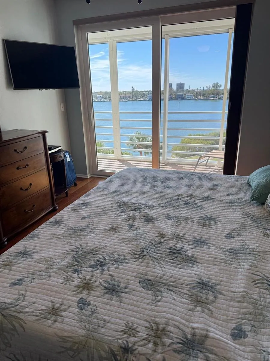 7872 SAILBOAT KEY BOULEVARD S #405 South Pasadena, FL 33707
