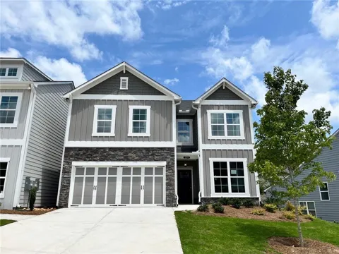 220 Lakeside Place
