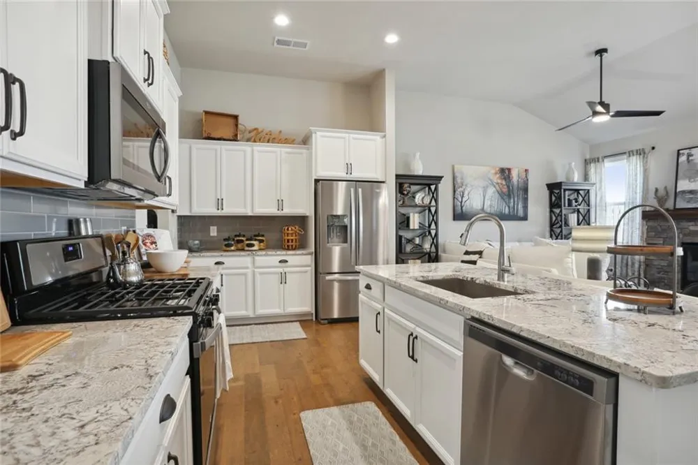 220 Lakeside Place Canton, GA 30114