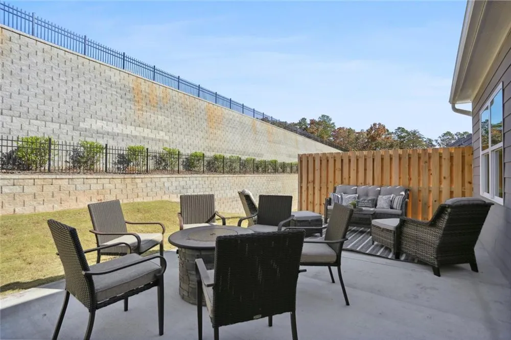 220 Lakeside Place Canton, GA 30114