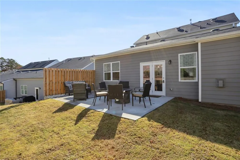 220 Lakeside Place Canton, GA 30114