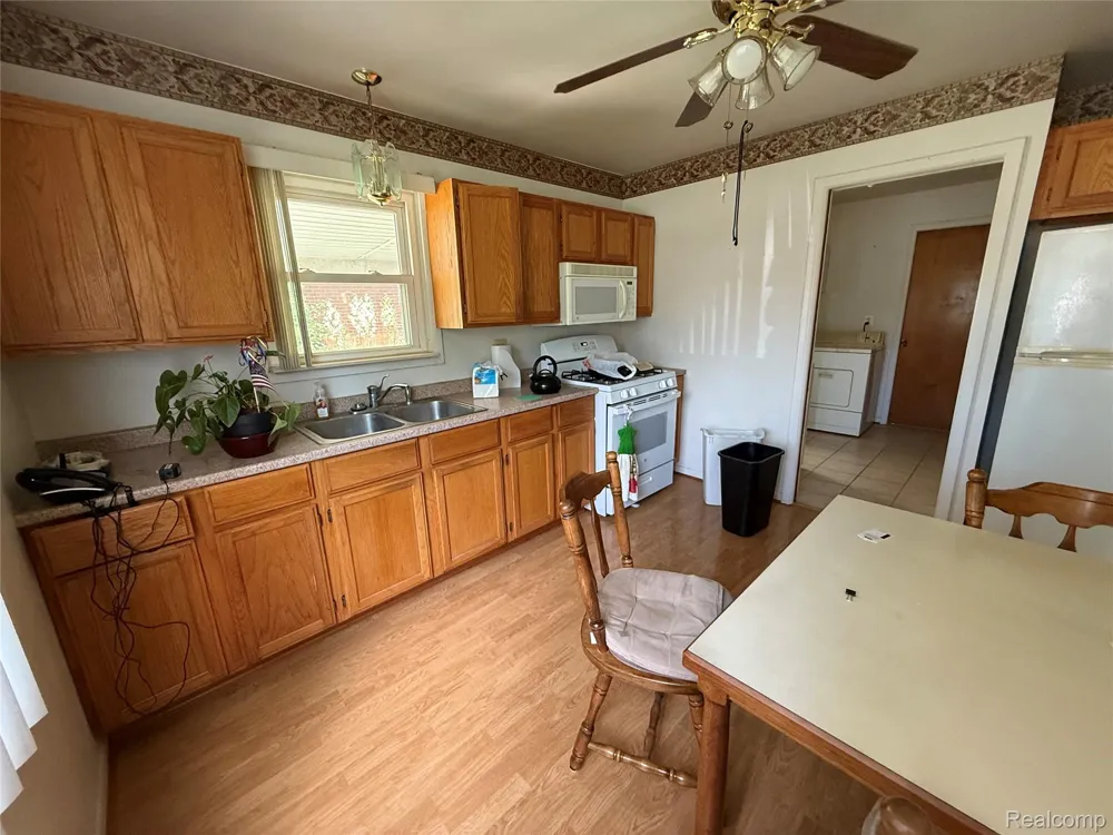 1765 Dulong Avenue Madison Heights City, MI 48071