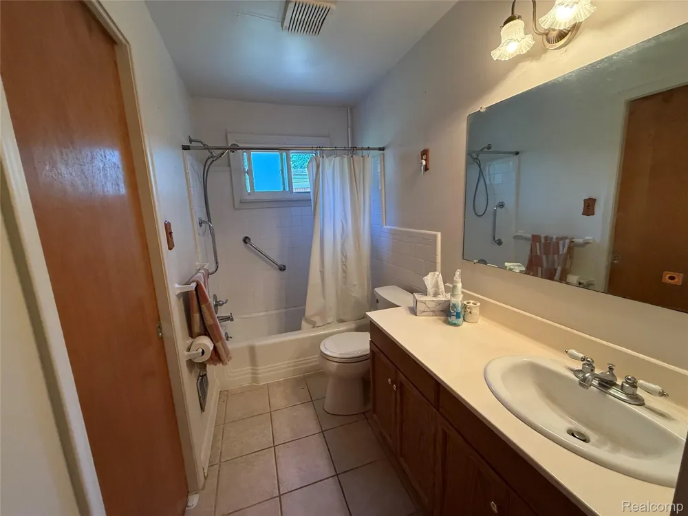 1765 Dulong Avenue Madison Heights City, MI 48071