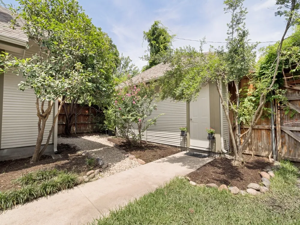 4947 Reiger Avenue Dallas, TX 75214