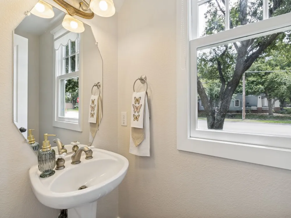 4947 Reiger Avenue Dallas, TX 75214