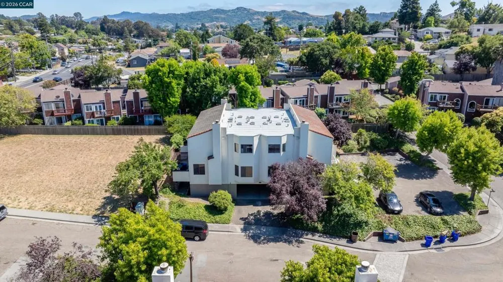 1707 Dalessi Dr Pinole, CA 94564