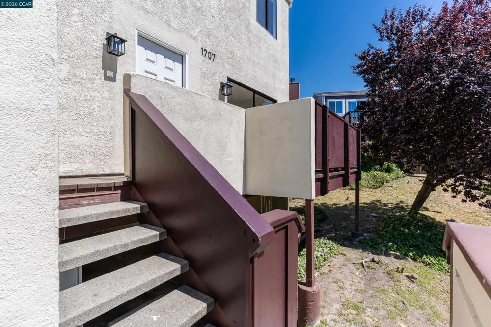 1707 Dalessi Dr Pinole, CA 94564