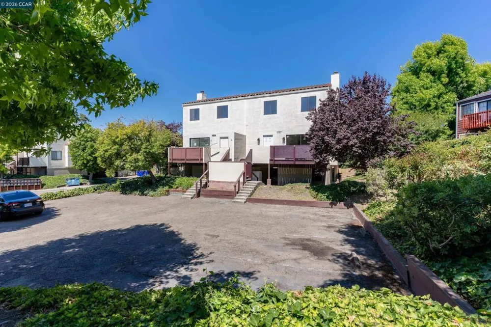 1707 Dalessi Dr Pinole, CA 94564