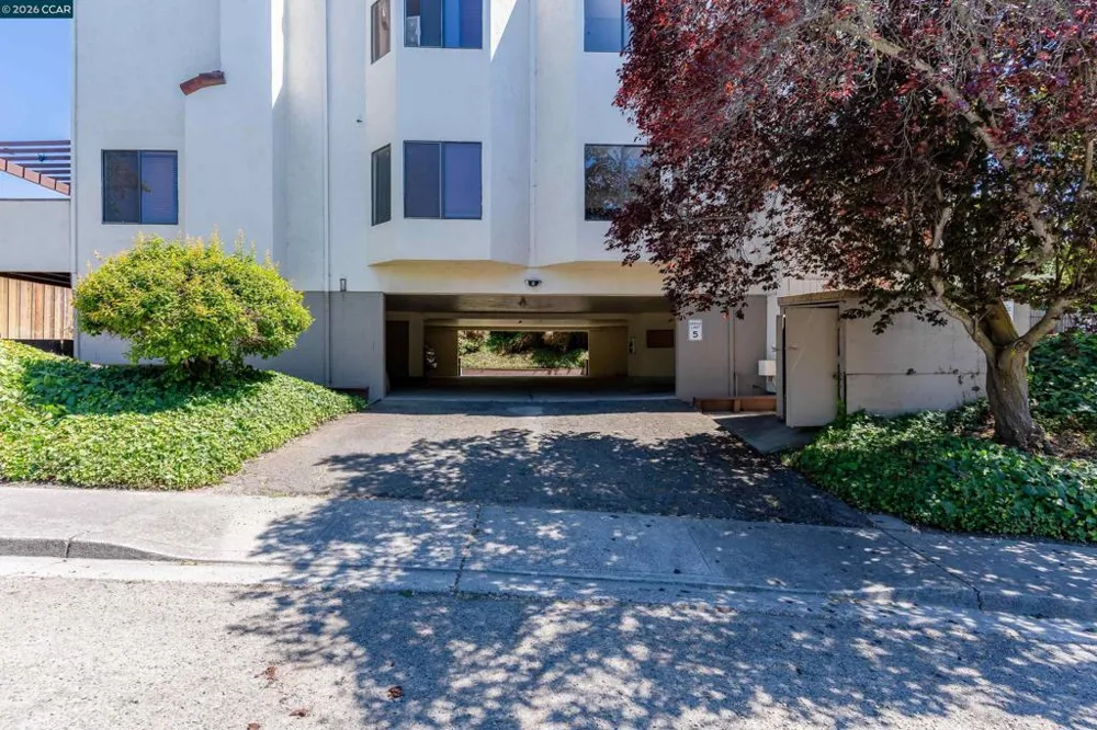 1707 Dalessi Dr Pinole, CA 94564