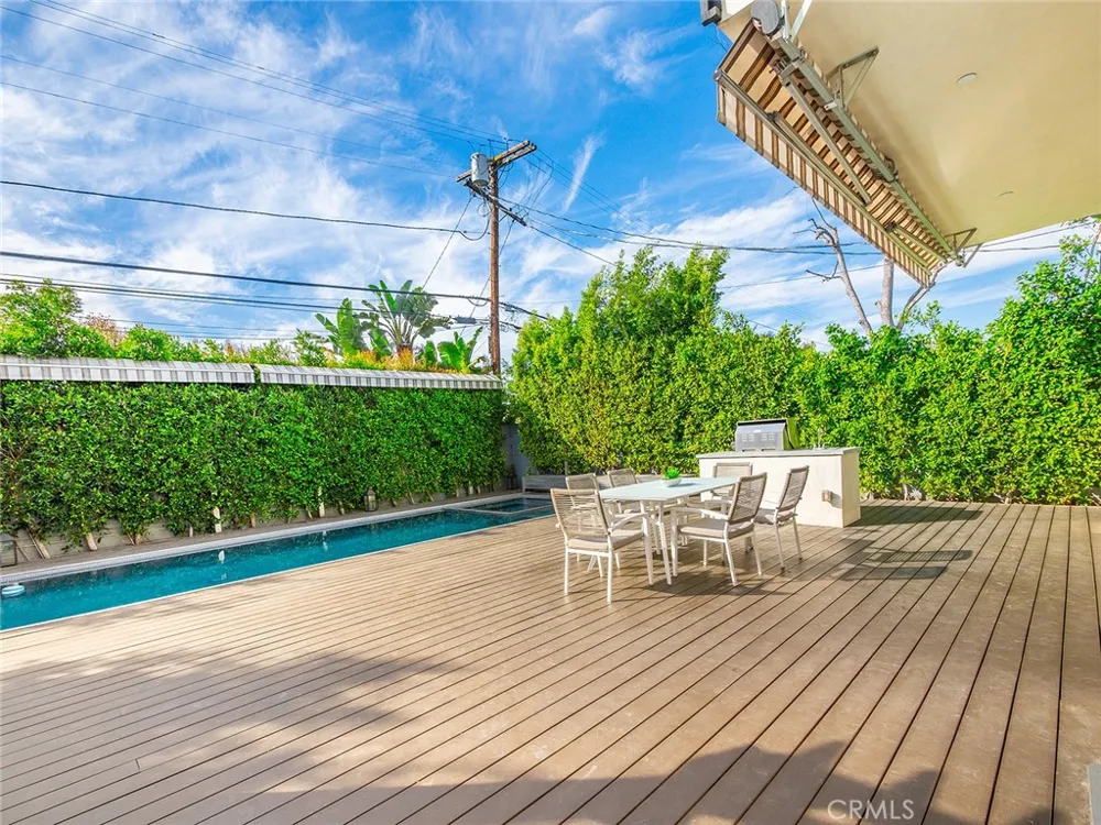 619 S Orange Los Angeles, CA 90036
