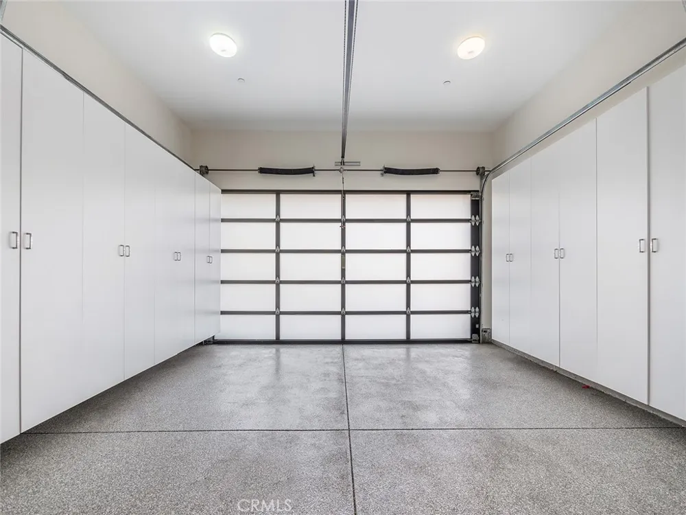 619 S Orange Los Angeles, CA 90036