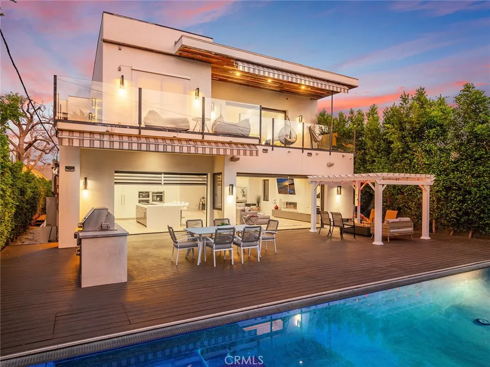 619 S Orange Los Angeles, CA 90036