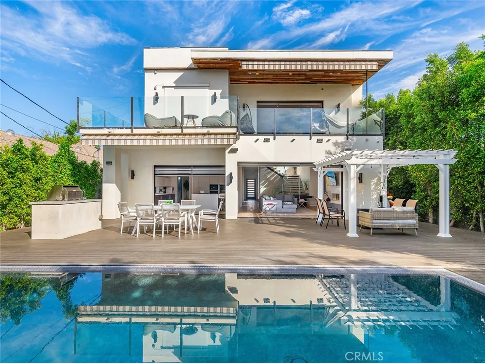 619 S Orange Los Angeles, CA 90036