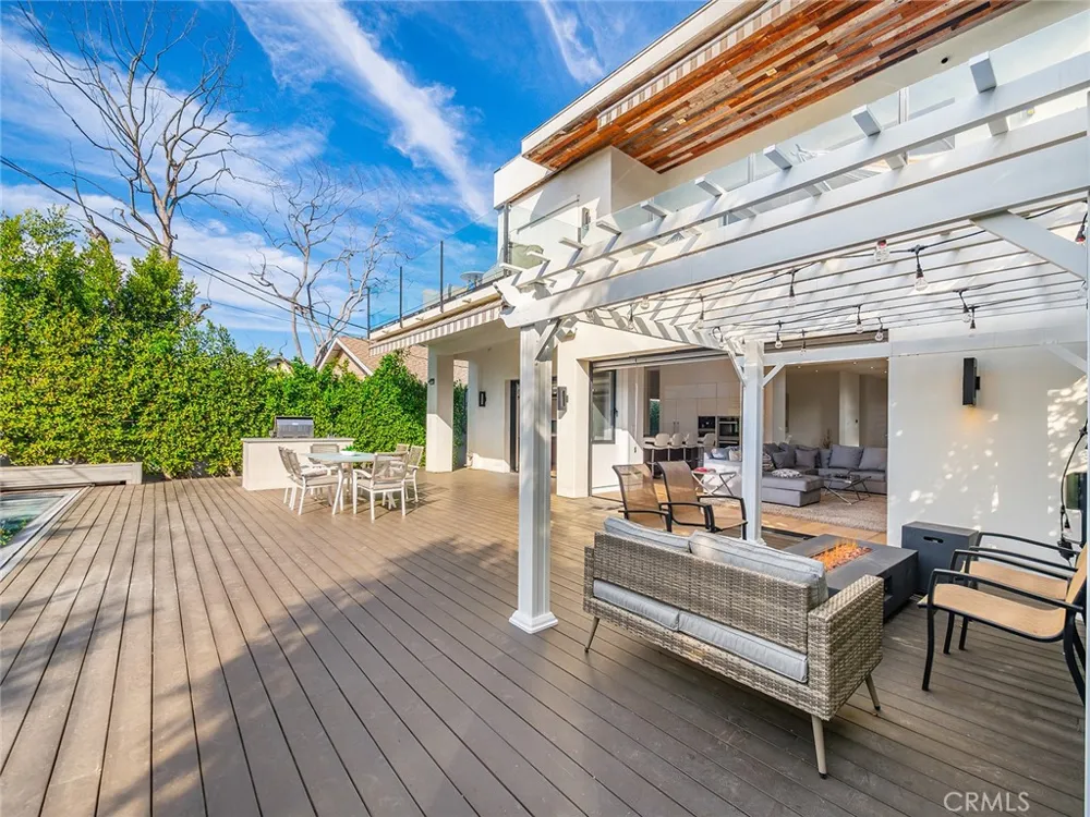 619 S Orange Los Angeles, CA 90036