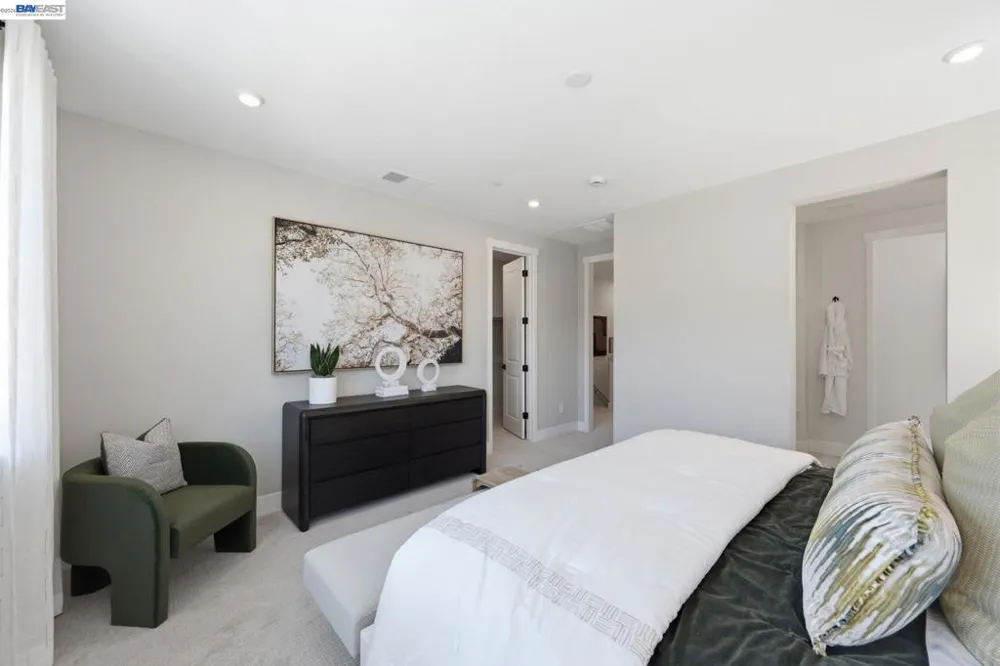 2001 Cascade Way San Ramon, CA 94583