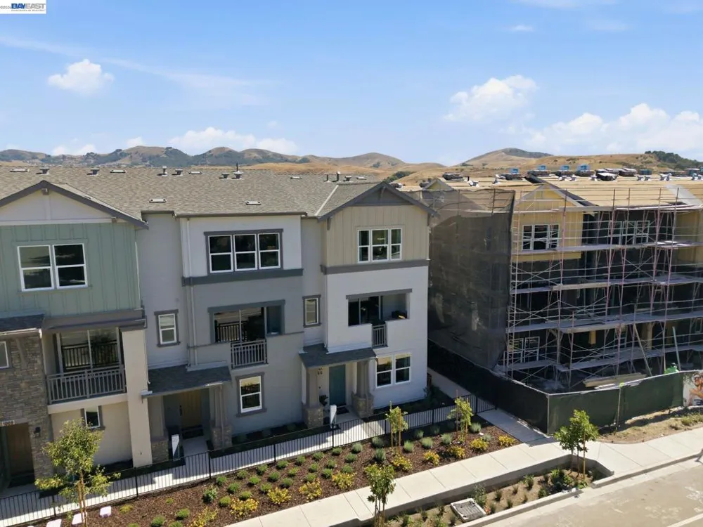 2001 Cascade Way San Ramon, CA 94583