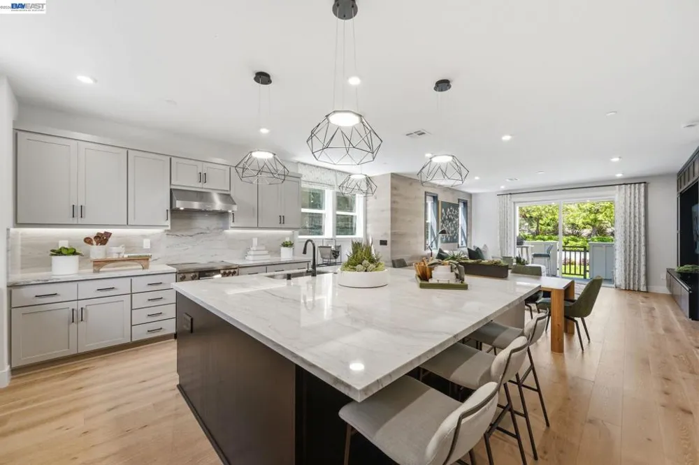 2001 Cascade Way San Ramon, CA 94583