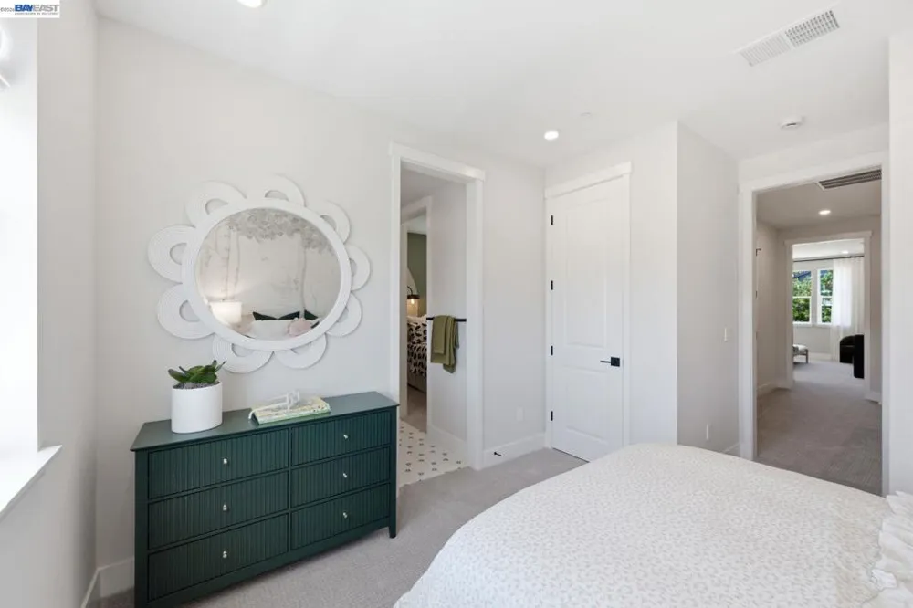 2001 Cascade Way San Ramon, CA 94583
