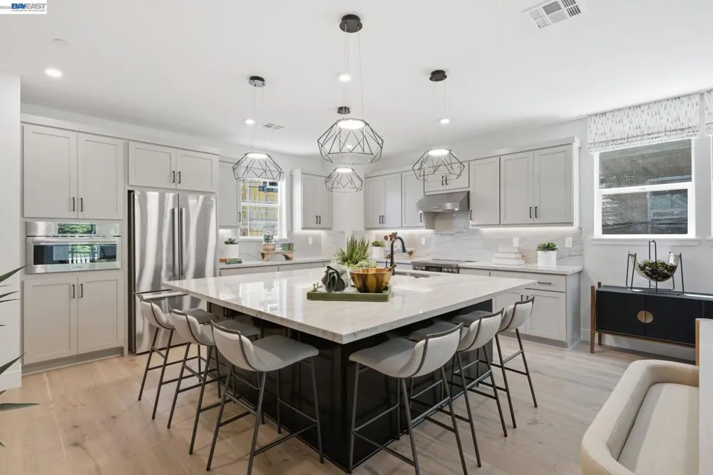2001 Cascade Way San Ramon, CA 94583