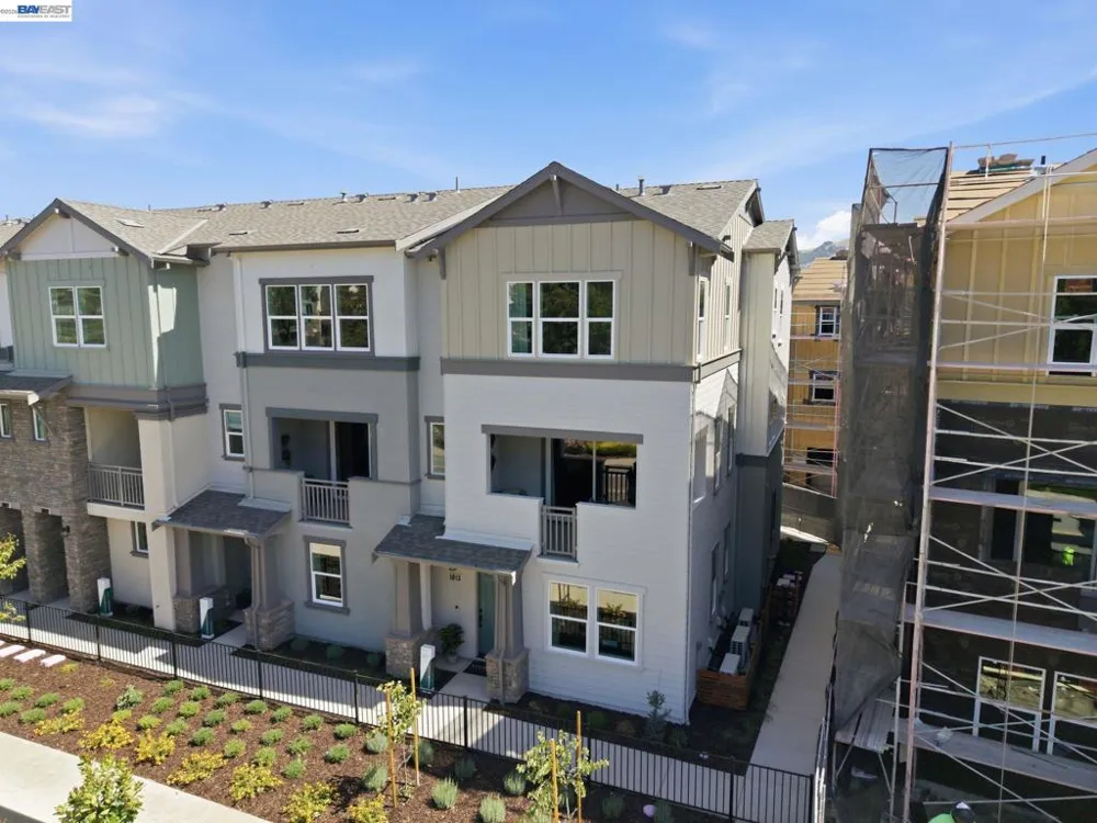 2001 Cascade Way San Ramon, CA 94583