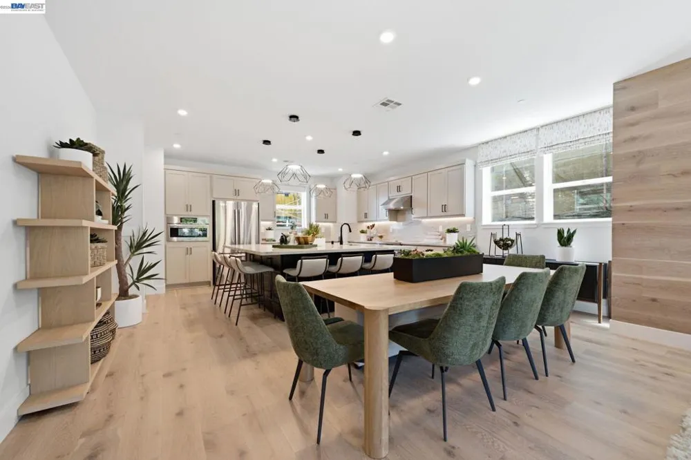 2001 Cascade Way San Ramon, CA 94583