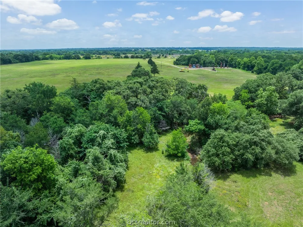 3320 County Road 430 Dime Box, TX 77853