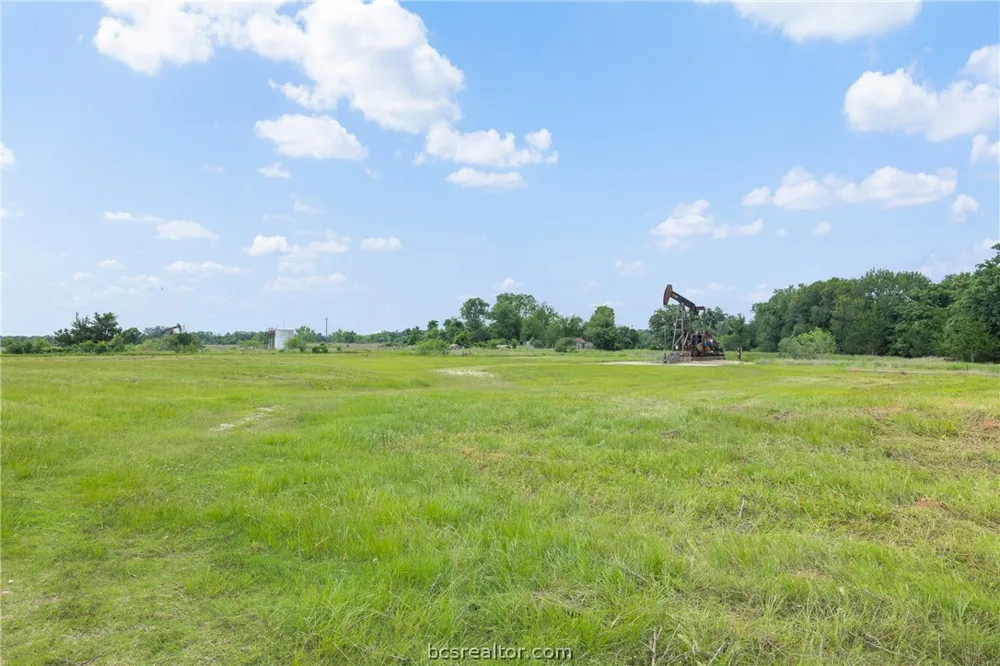 3320 County Road 430 Dime Box, TX 77853