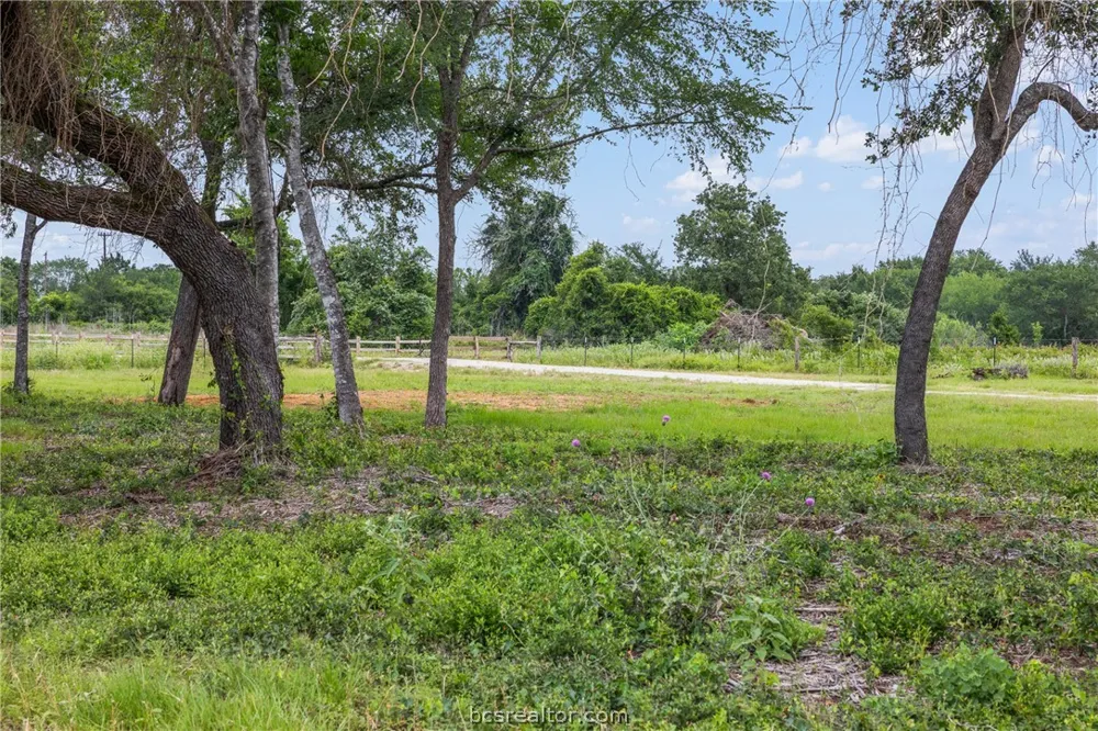 3320 County Road 430 Dime Box, TX 77853