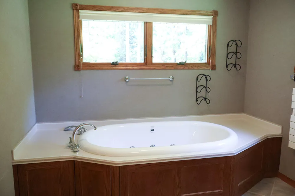 6697 Warren Woods Road Three Oaks, MI 49128