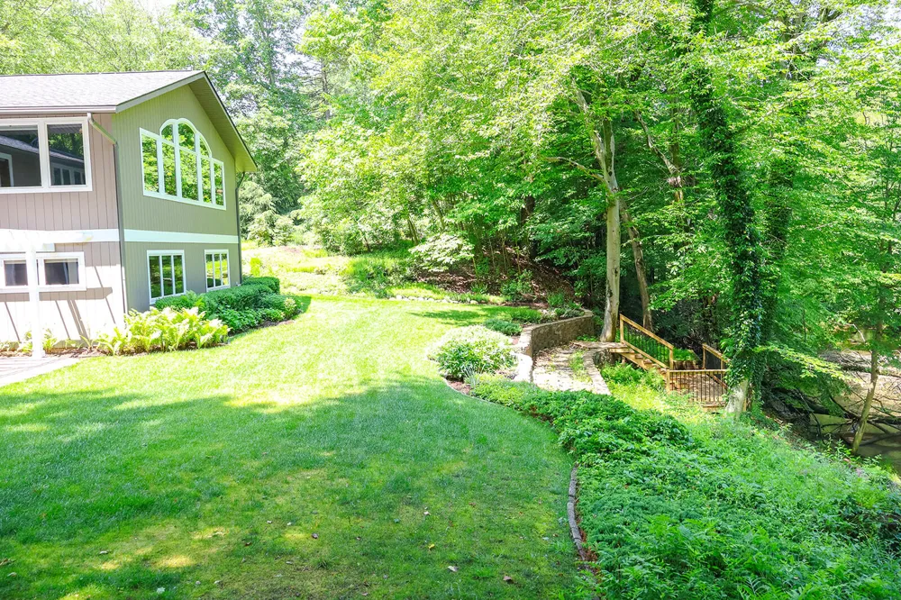 6697 Warren Woods Road Three Oaks, MI 49128