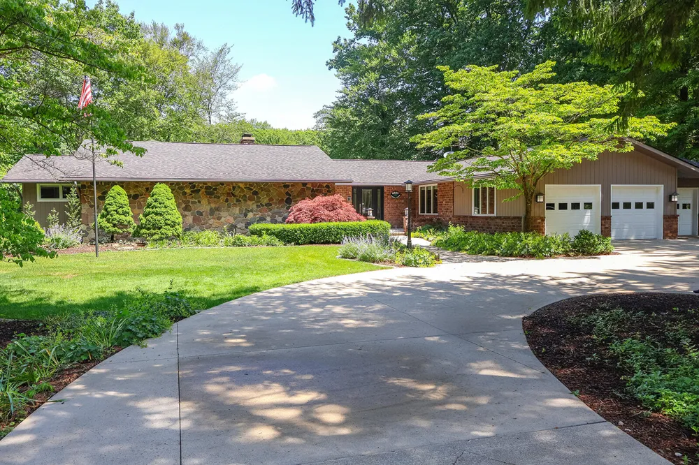 6697 Warren Woods Road Three Oaks, MI 49128