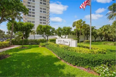 2121 Ocean Boulevard #405e