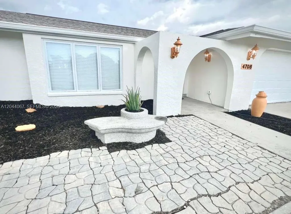 4708 Orange Grove BLVD North Fort Myers, FL 33903