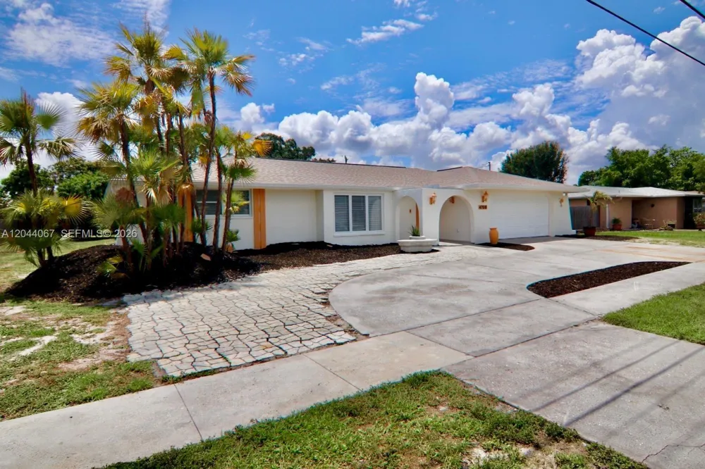 4708 Orange Grove BLVD North Fort Myers, FL 33903