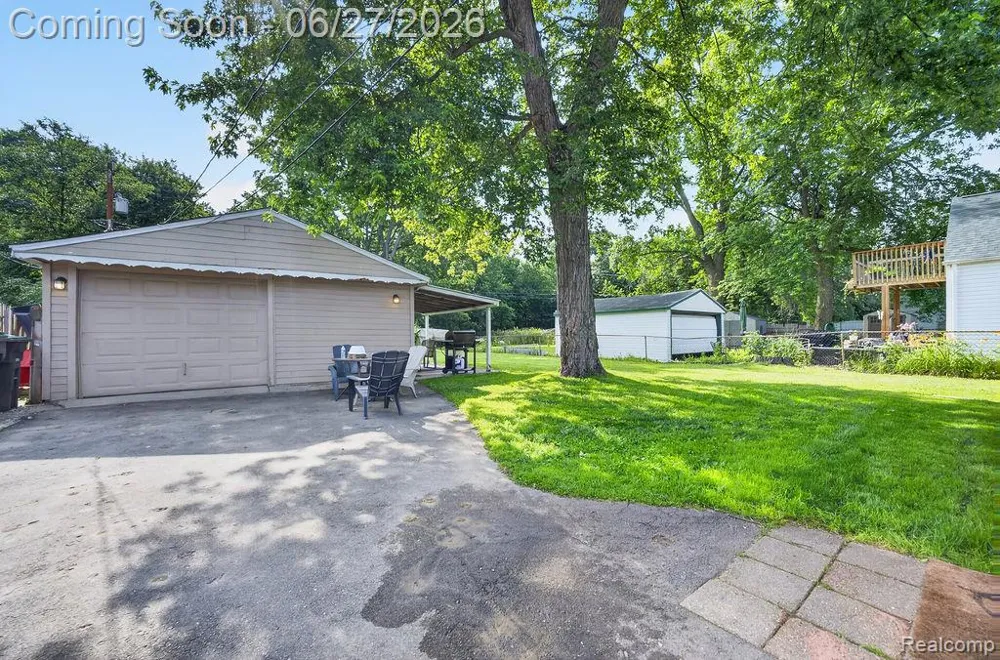 7715 Beech Daly Road Taylor City, MI 48180