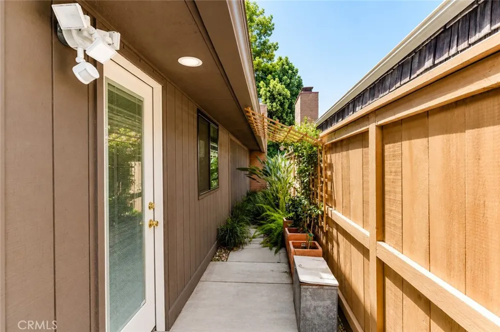 5031 Van Ness Fresno, CA 93711