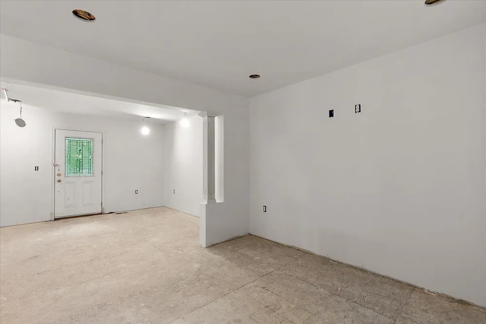 8945 Vergennes Street SE Ada Township, MI 49301